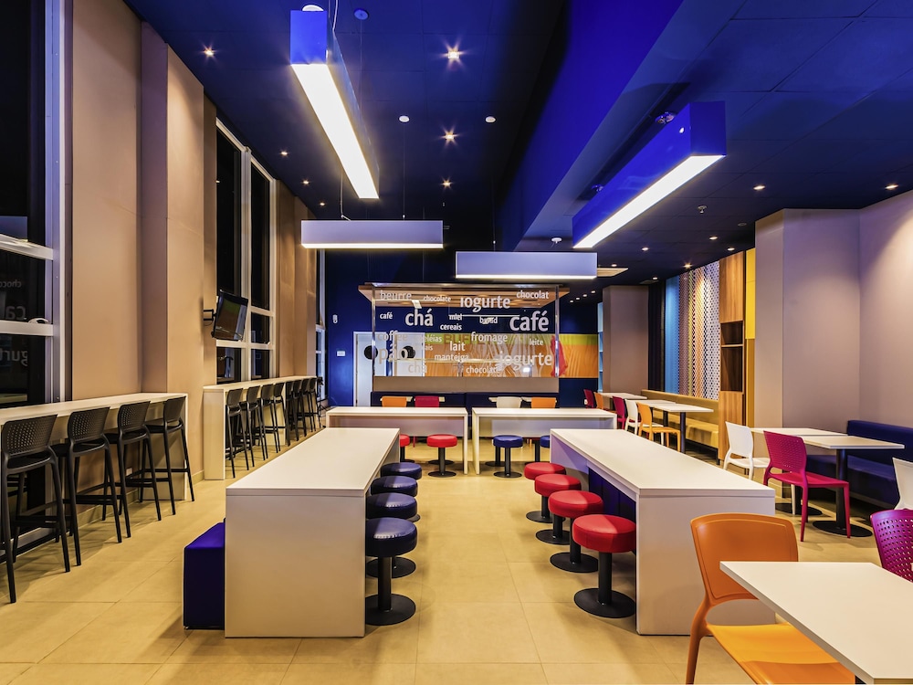 Ibis BUDGET Fortaleza Praia de Iracema 42/49