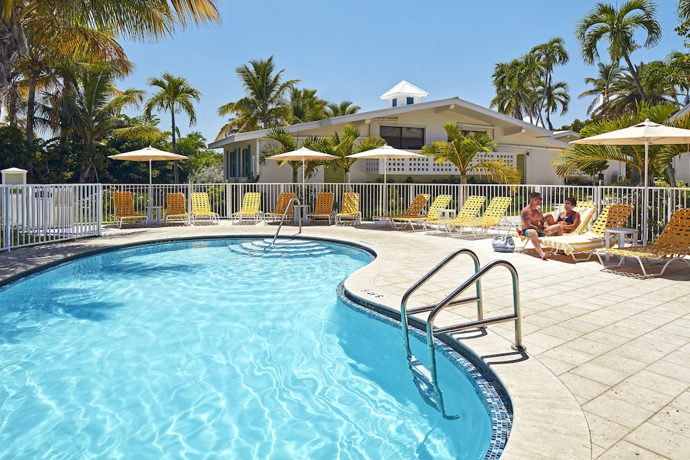 Hadley House Resort 1/64