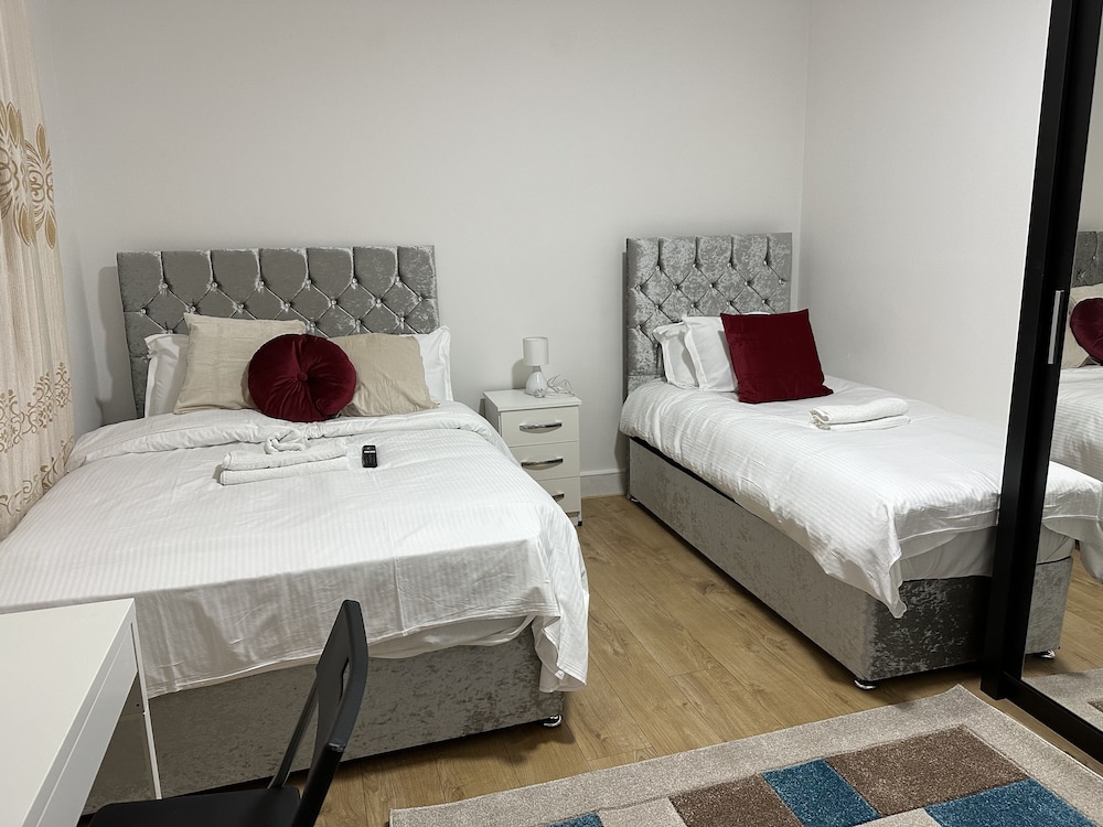 OYO New City Lodge 9/45