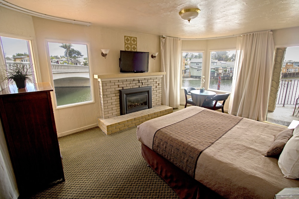 Capitola Venetian Hotel 46/60