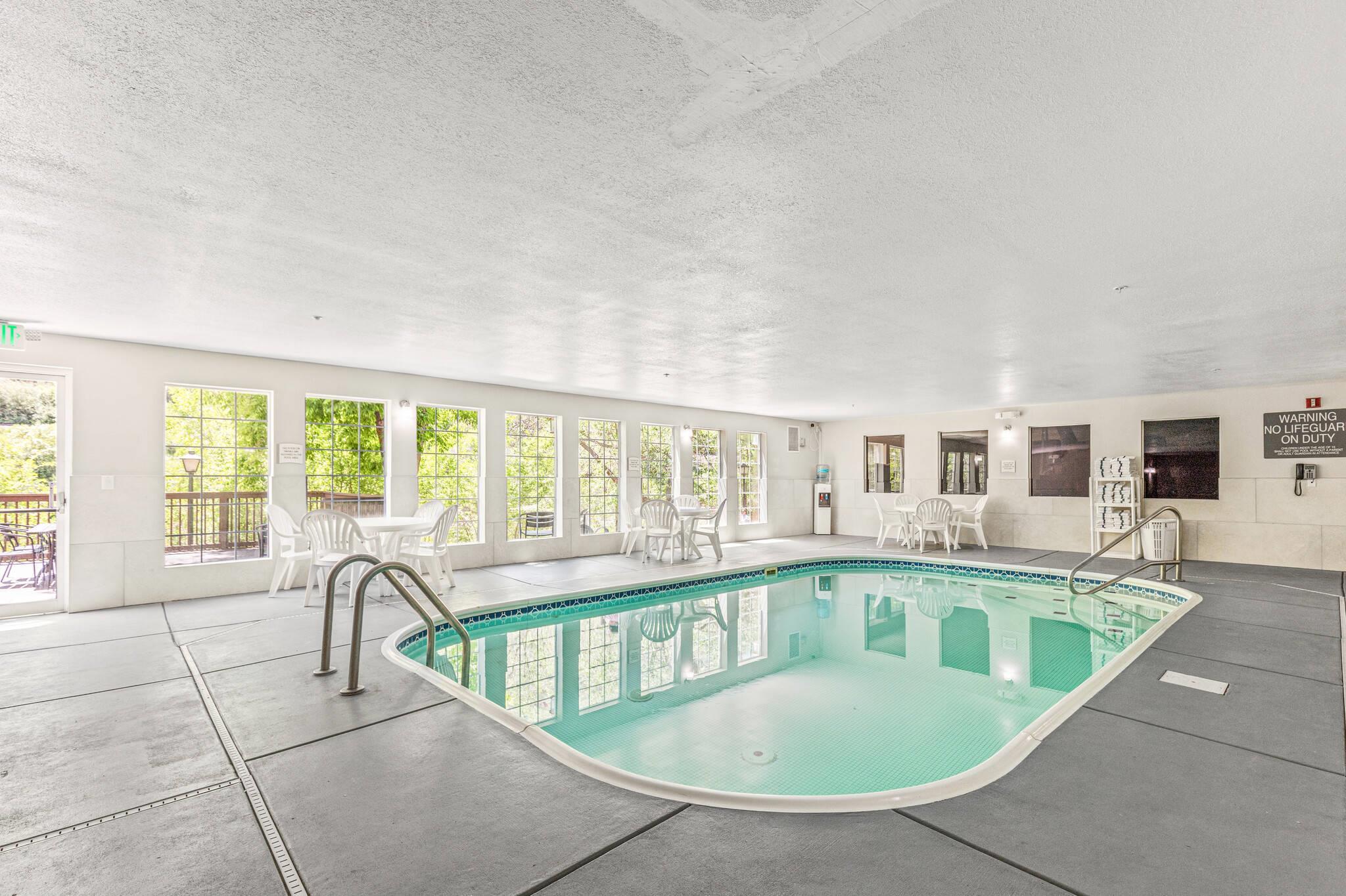 Quality Inn & Suites On The River 24/24