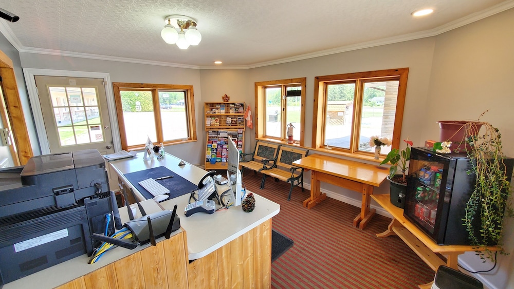 Knights Inn Colonial Fireside Inn 26/30