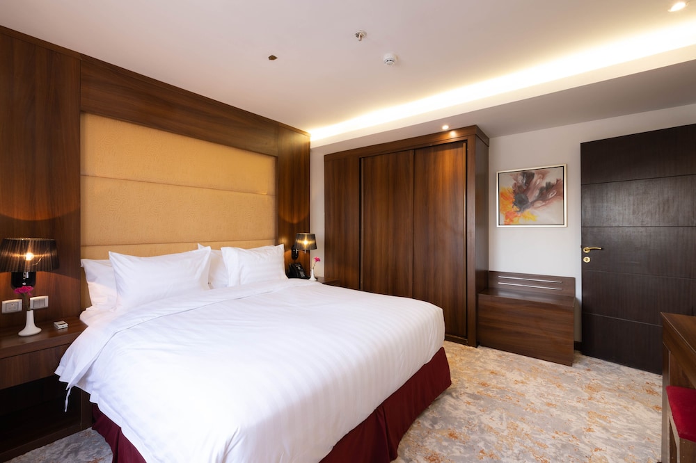 JUNIOR SUITE, STUDIO, KING BED