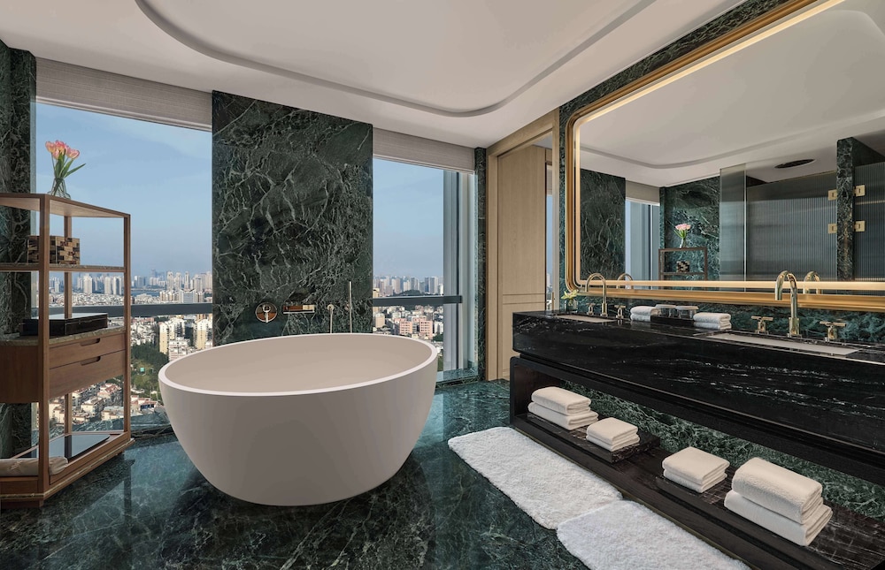 غرفة بانورامية بسرير كينج وسرير كوين، Waldorf Astoria Xiamen 4/4