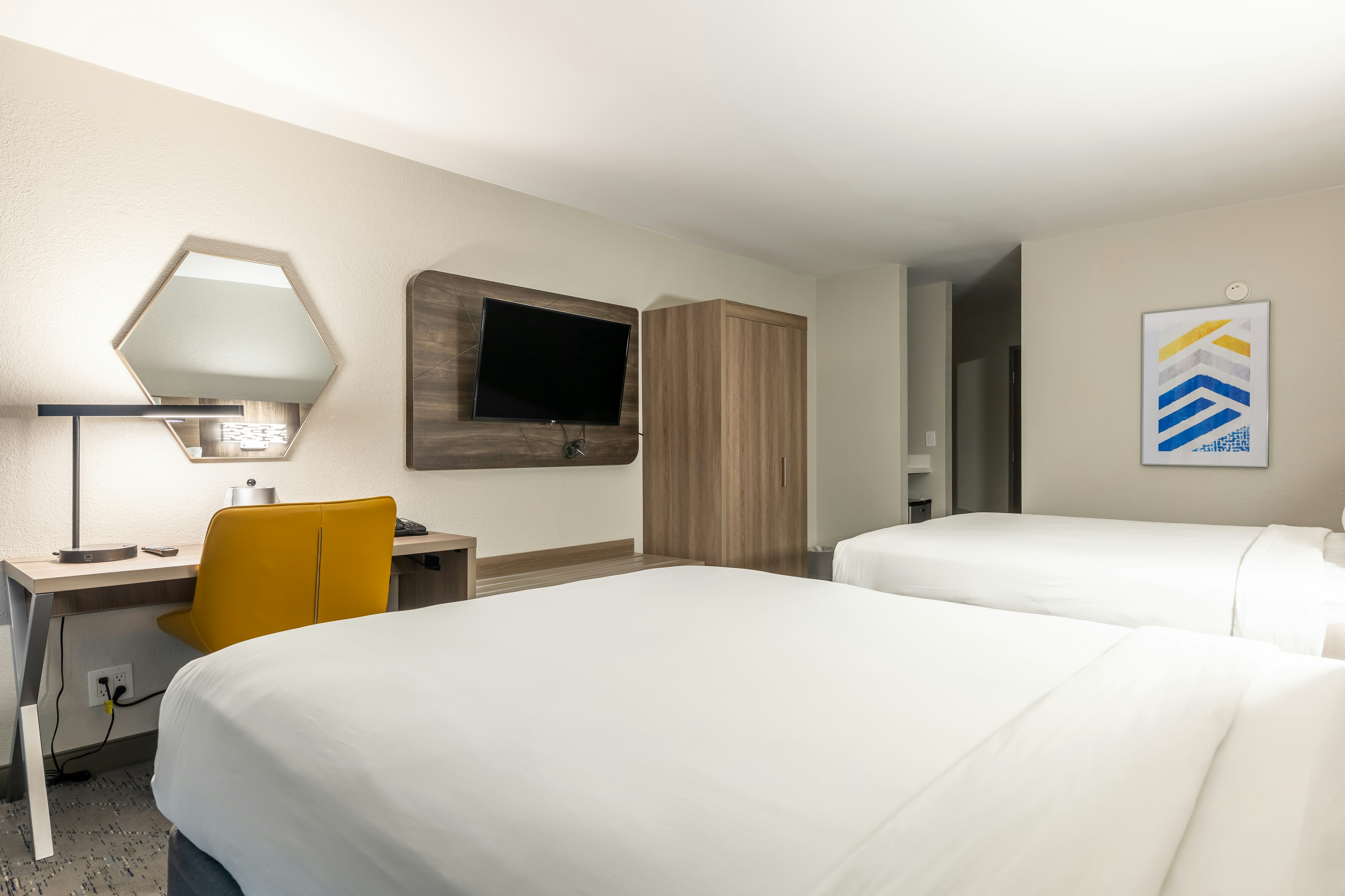 Holiday Inn Express Van Nuys 21/50