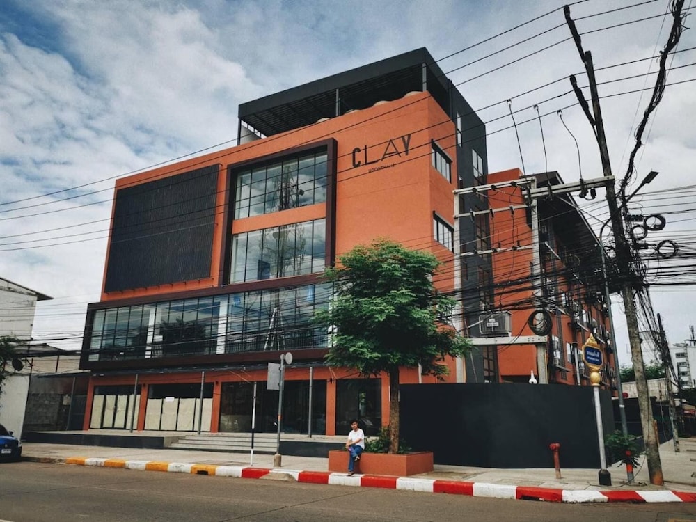Clay Udonthani 2/28