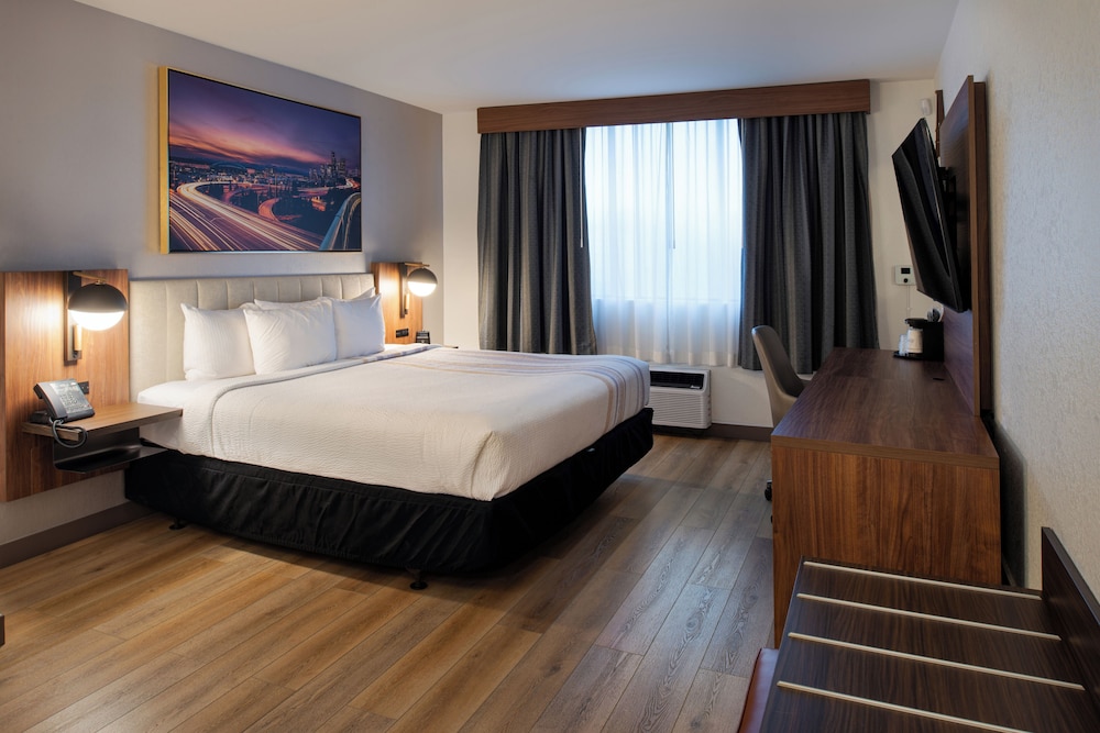 La Quinta Inn & Suites by Wyndham Seattle Sea-Tac Airport 17/48
