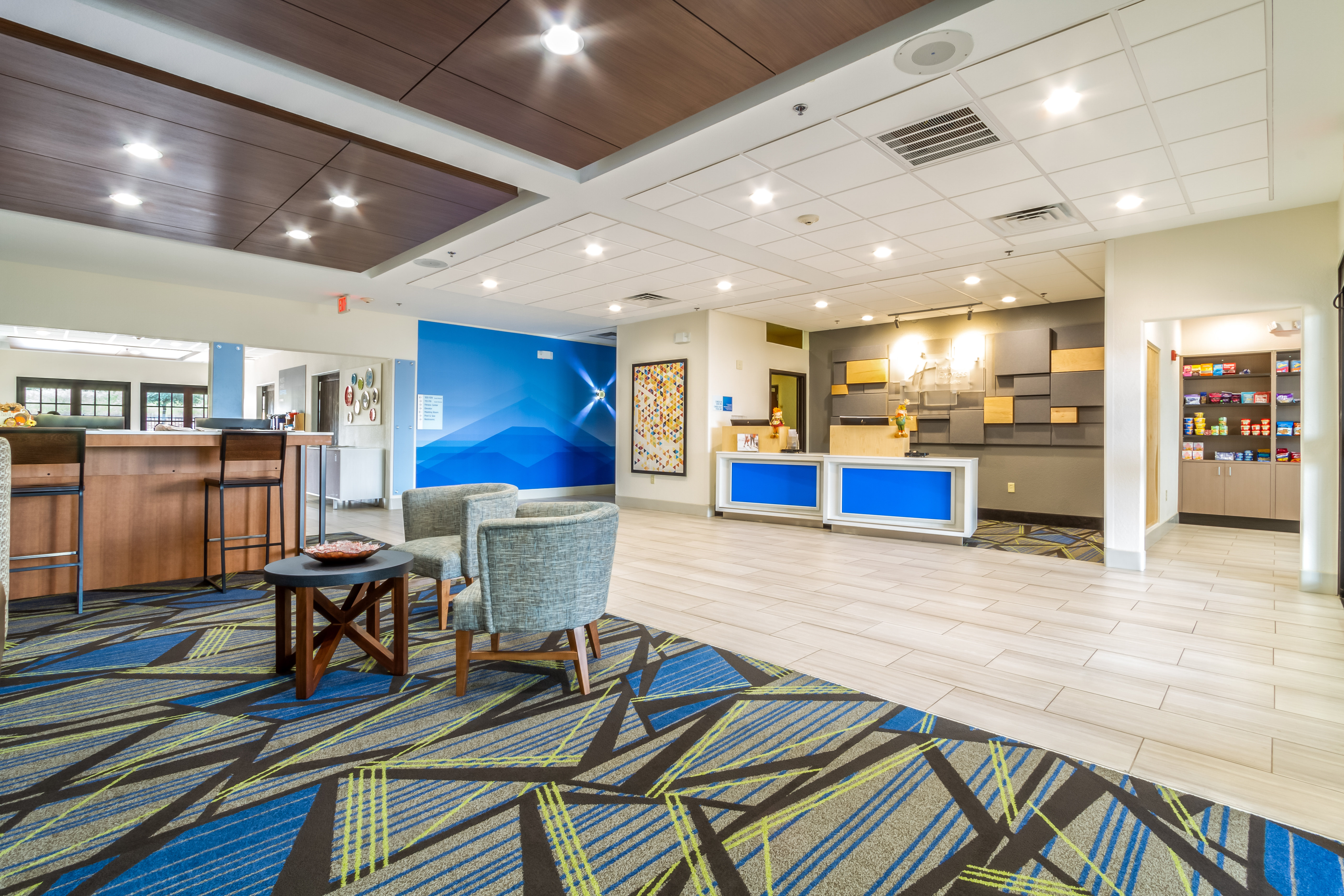 Holiday Inn Express Suites Hearne 10/49