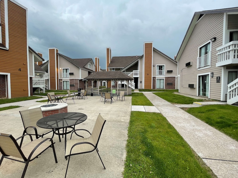 Best Western Fishkill Inn and Suites 8/53