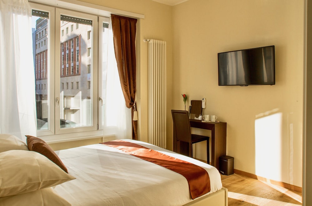 Aiello Rooms - San Babila 22/61