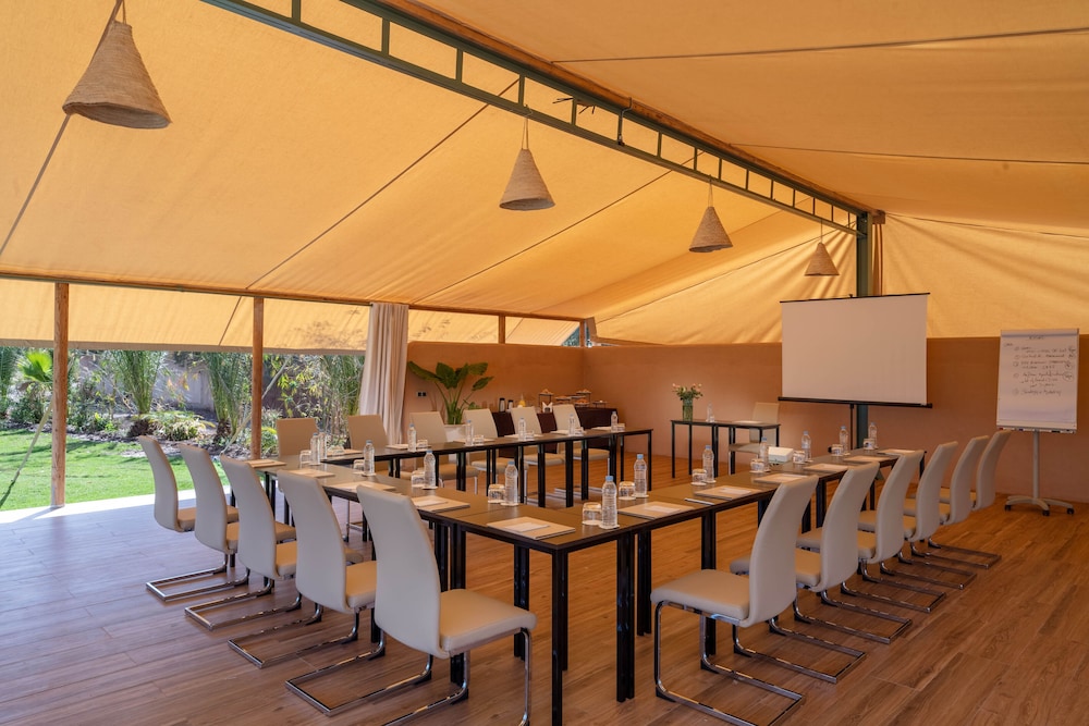 Oasis Lodges 60/72