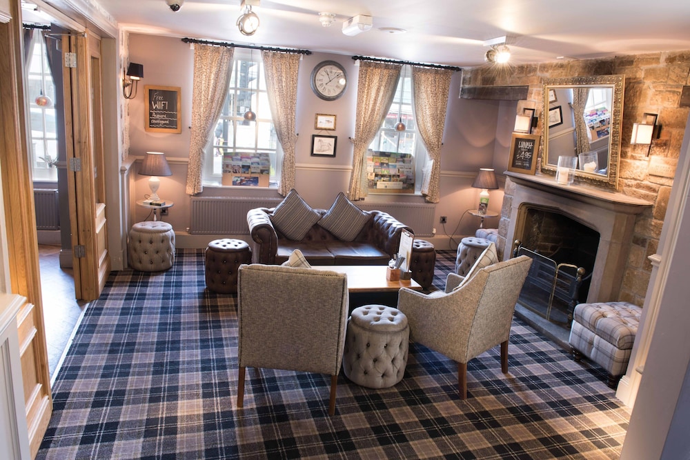 The County Hotel 29/50