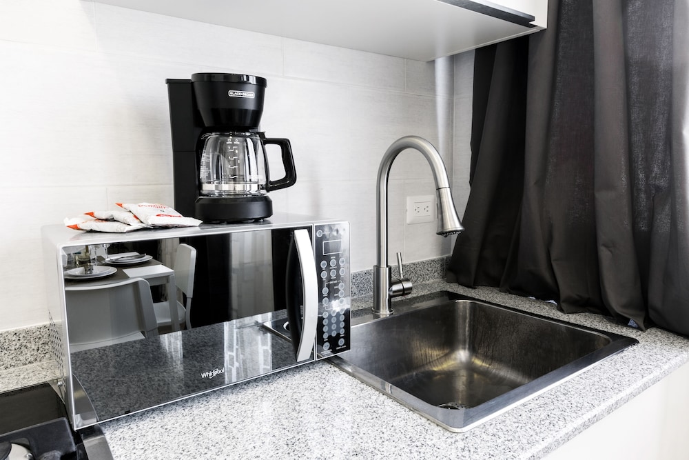 Ducassi Suites Rooftop Pool Beach Spa 27/76