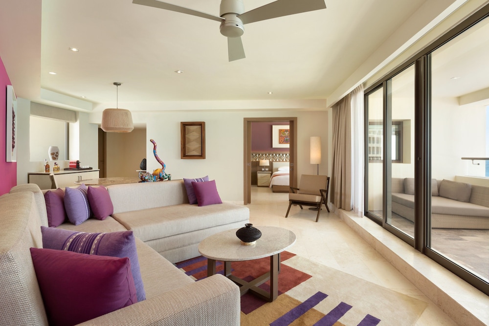 HYATT ZIVA CANCUN 44/75