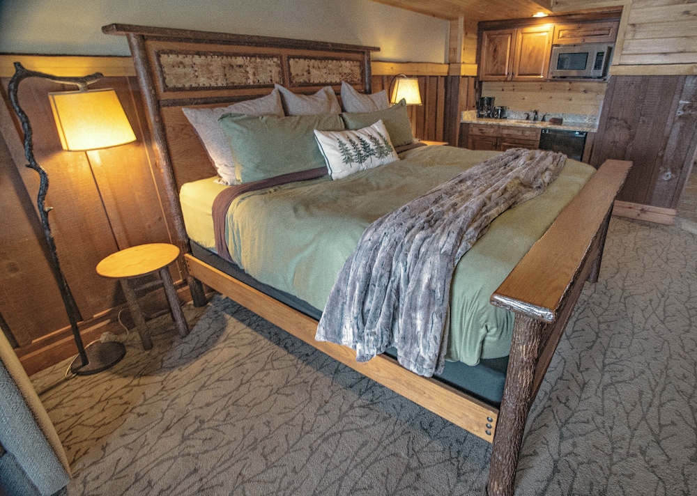 The Lodges at Cresthaven 17/60
