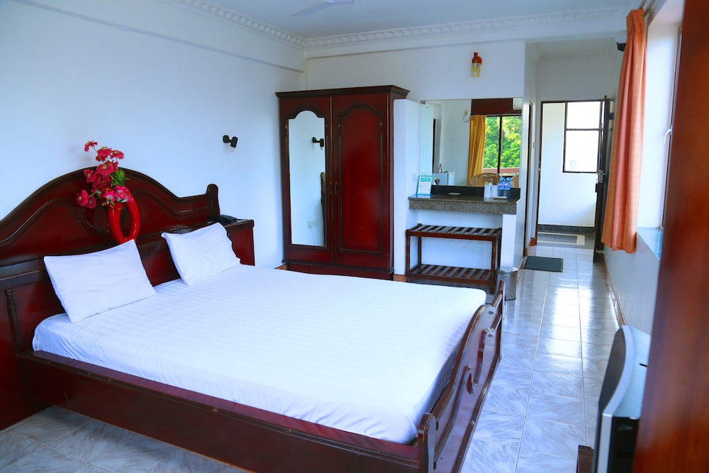 Zen Rooms Negombo Beach 15/61