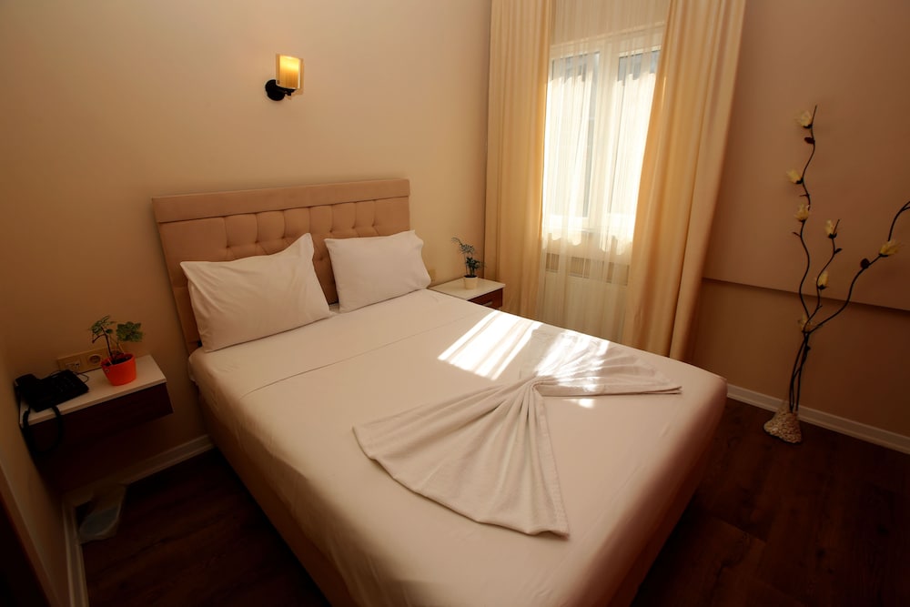Senyor Garden Hotel 14/50