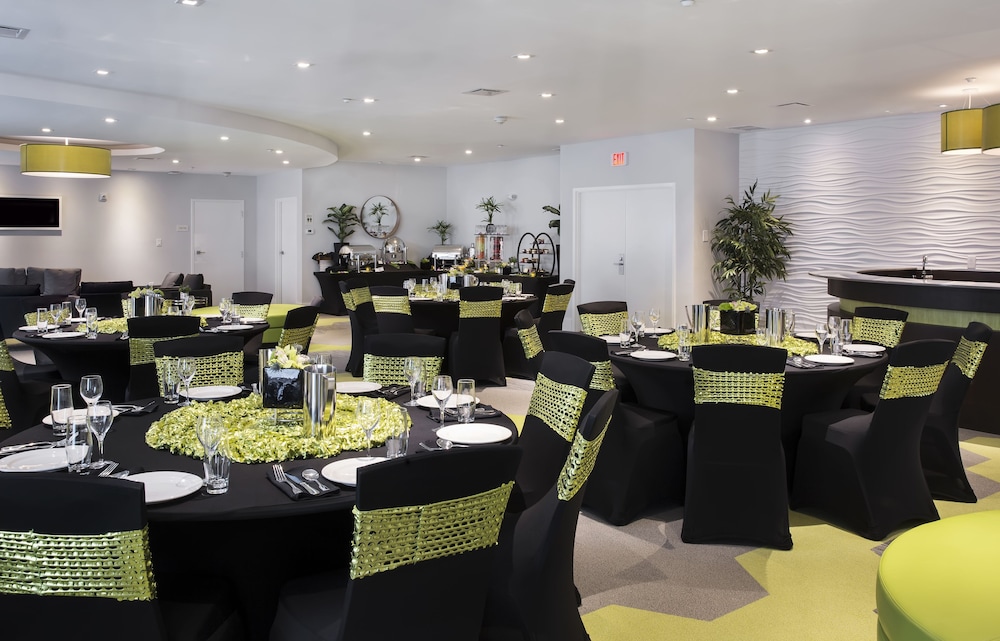 Avanti International Resort 48/67