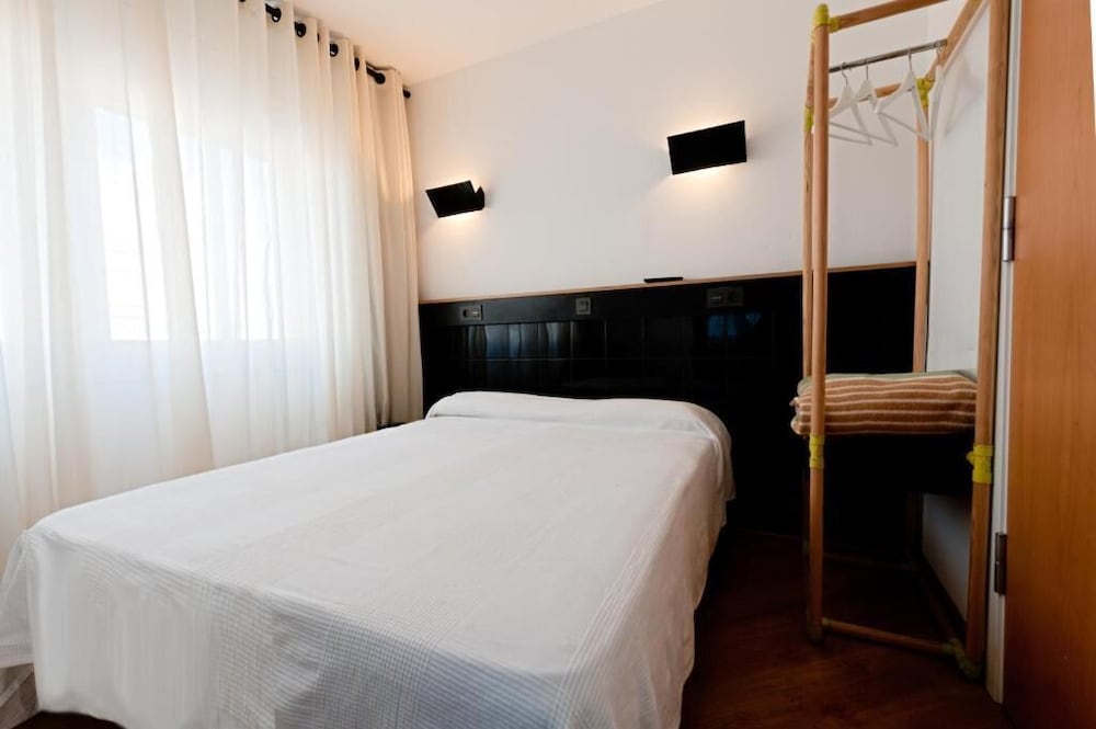 Hostal Athenas 10/42