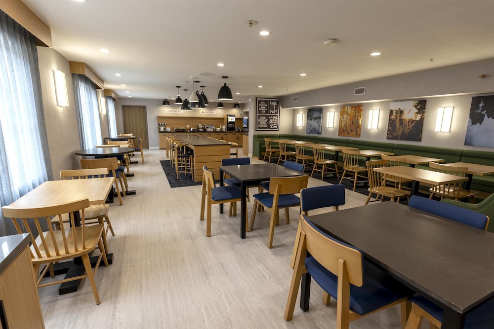 Sonesta ES Suites Lafayette Airport 36/56