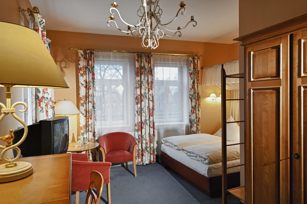 Hotel Schloss Schweinsburg 22/31