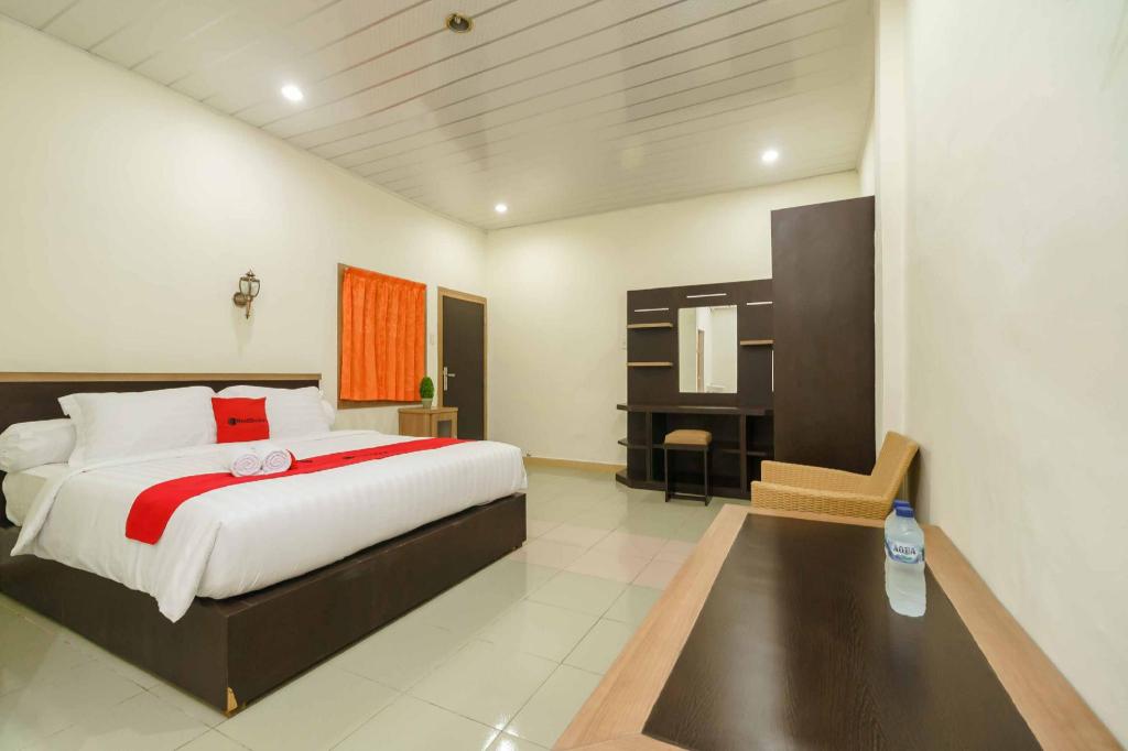 RedDoorz Plus @ Setiabudi Medan 4 7/25