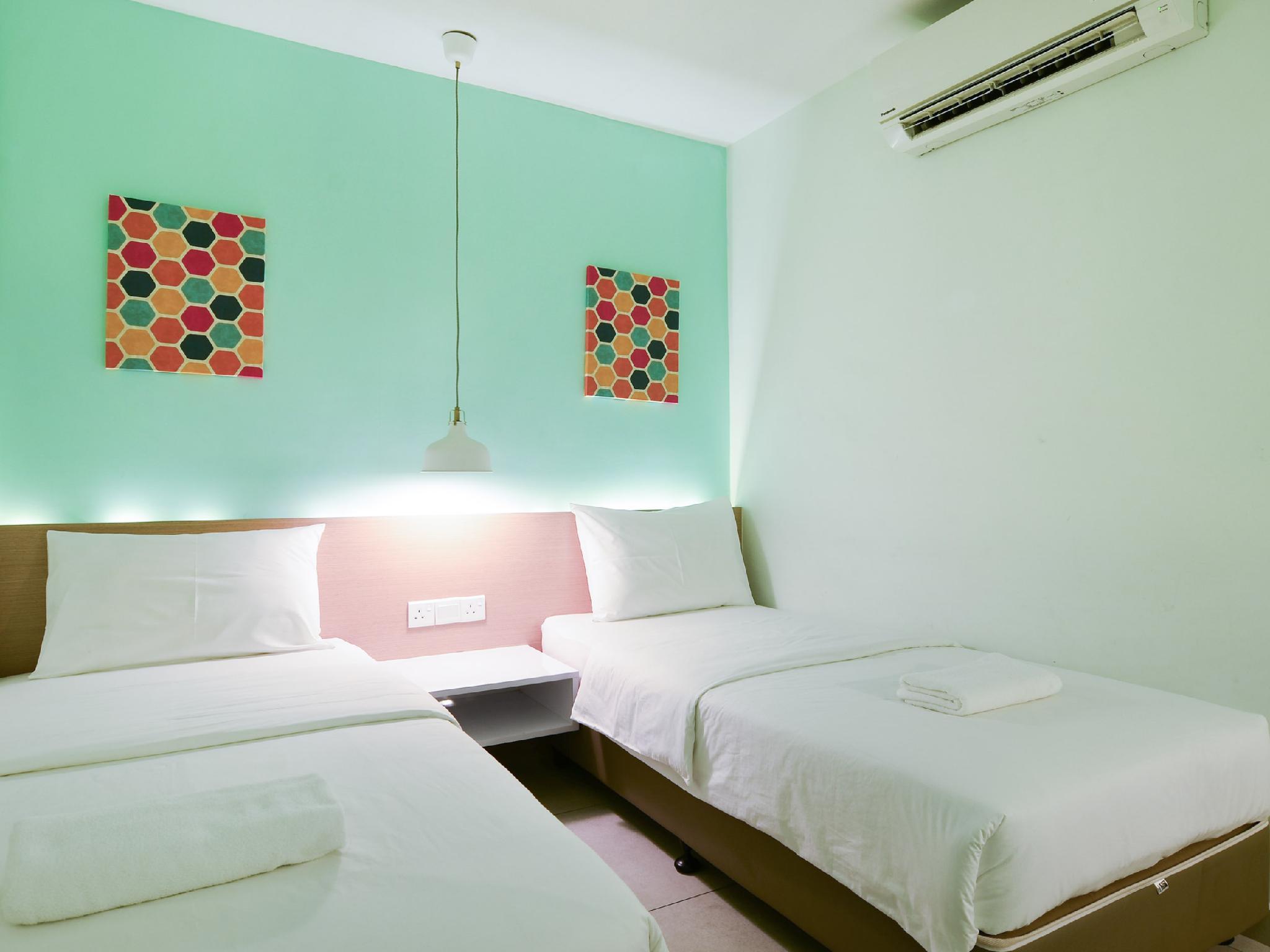STANDARD, TWIN BEDS, NO WINDOW