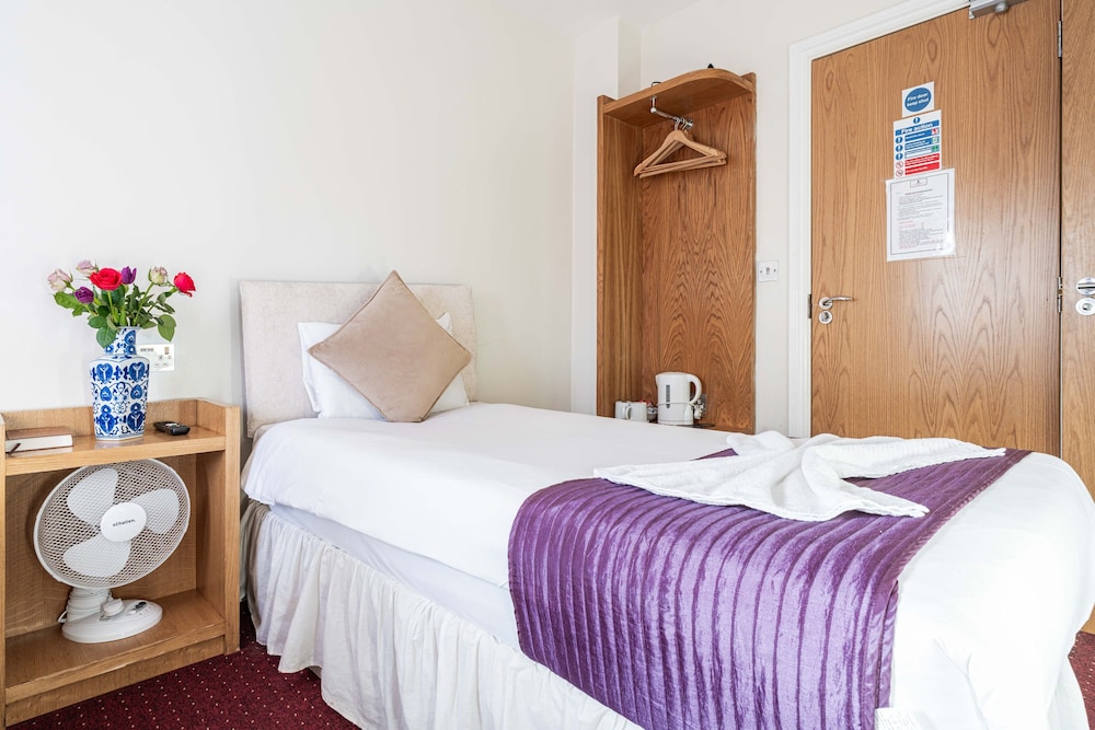 Lancaster Court Hotel 29/57