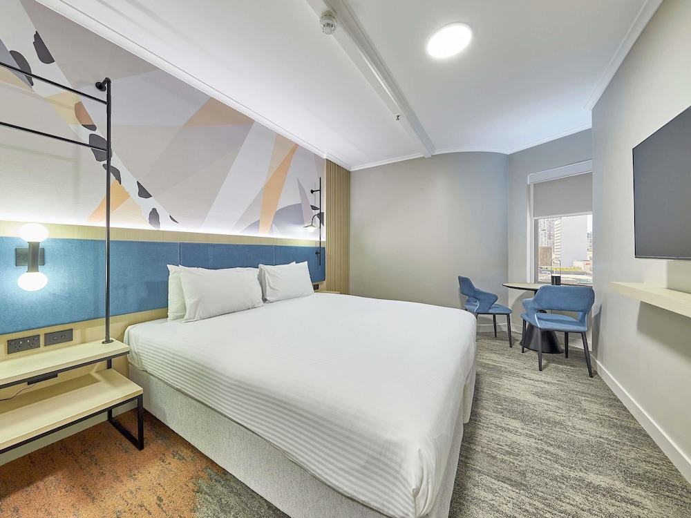 IBIS PERTH 21/70