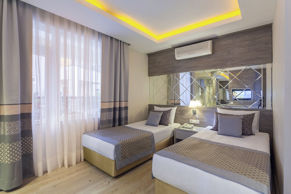 Hotel Turan Prince 15/50