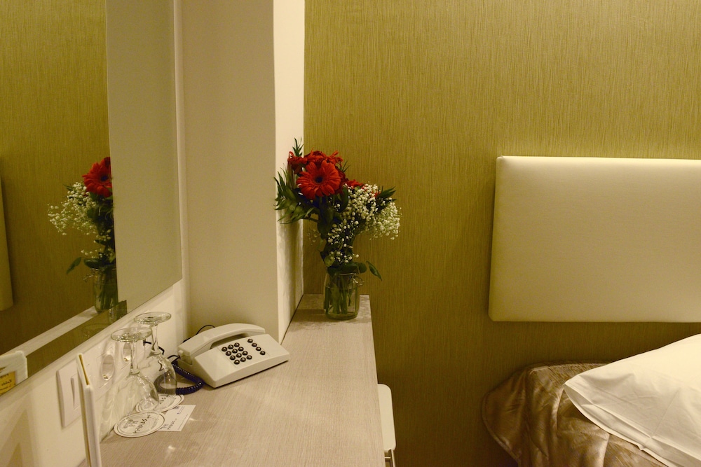 Phidias Hotel 25/69