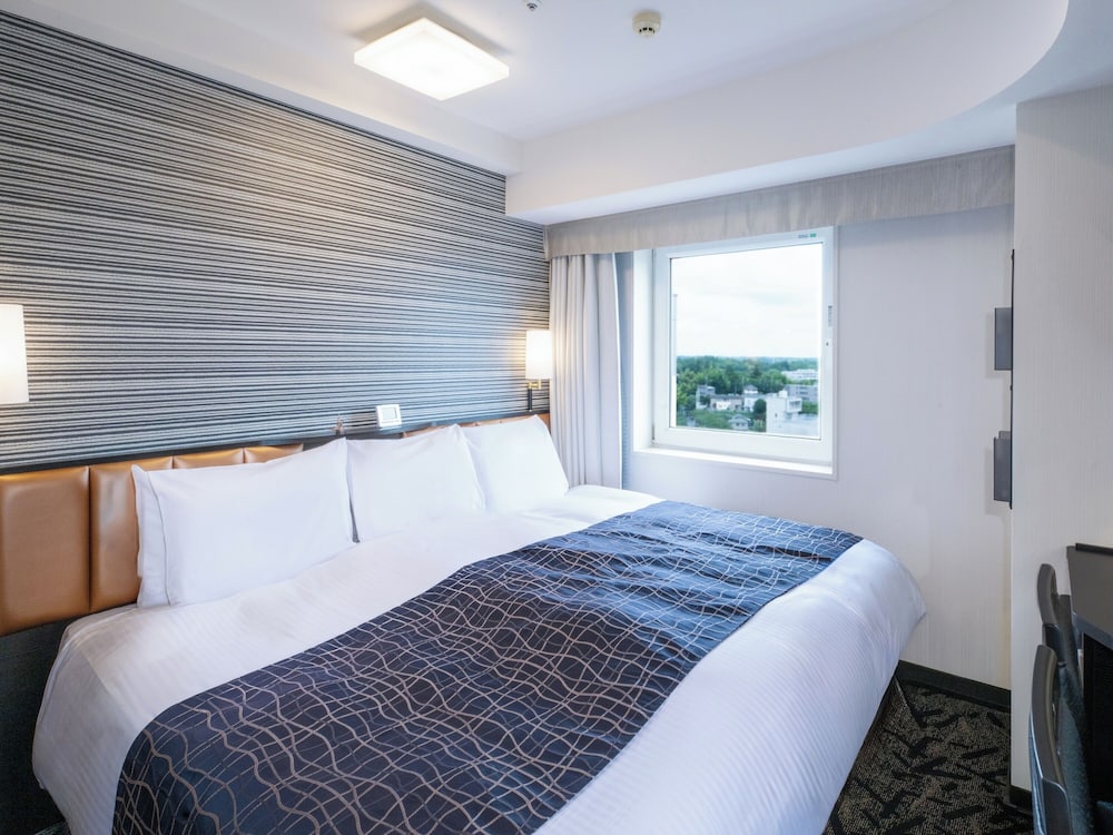 Room, King Bed, with View, High Floor