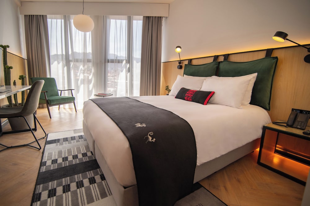 Met Hotel 15/50