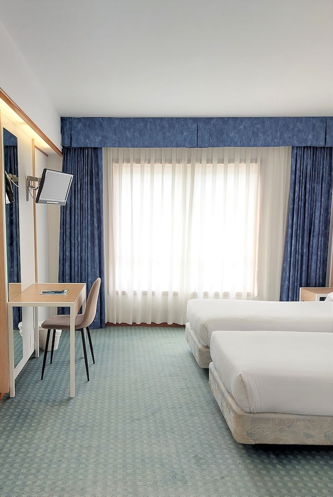 Hotel Costa Atlantica 19/49