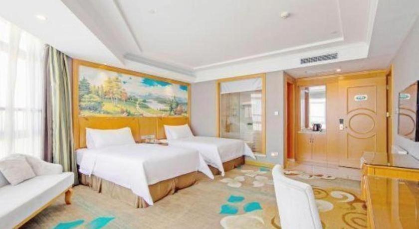 Vienna Hotel (Zhongshan Ancient Town Haizhou) 29/58