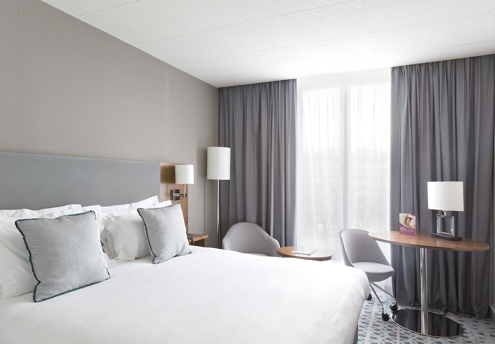 Crowne Plaza Paris Republique 24/76