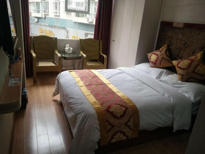 Shell Hotel Chongqing Chengkouxian Passenger Transportation Center Branch 8/18