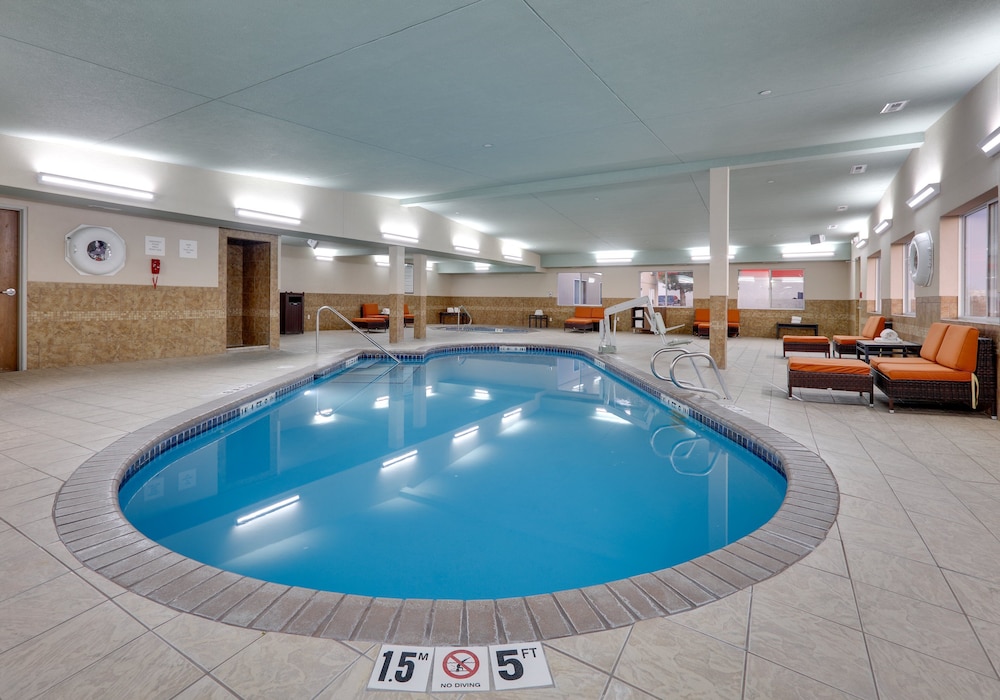 Holiday Inn Express Hotel Suites Scottsbluff Gering 5/57