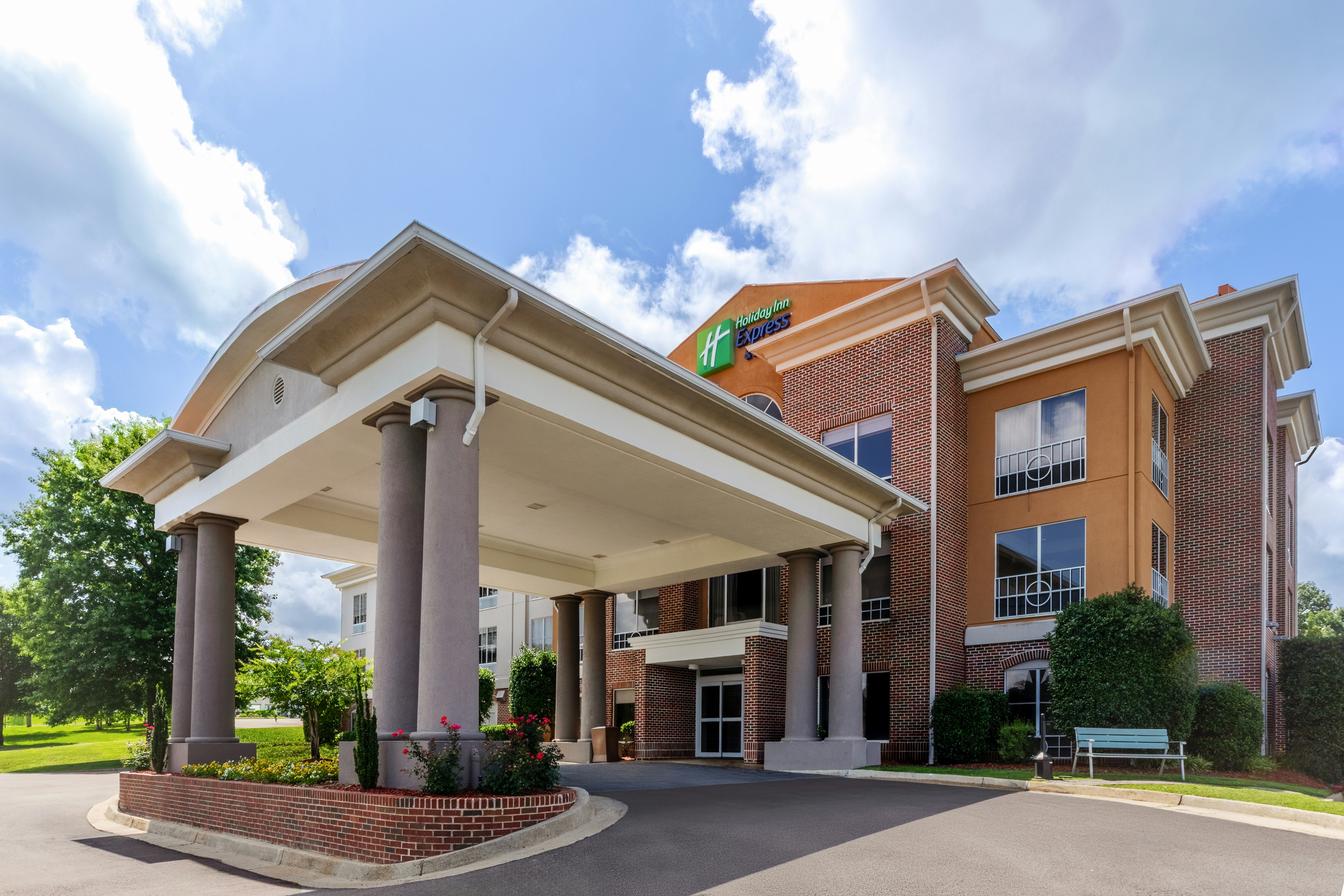 Holiday Inn Express Hotel & Suites Vicksburg 71/74