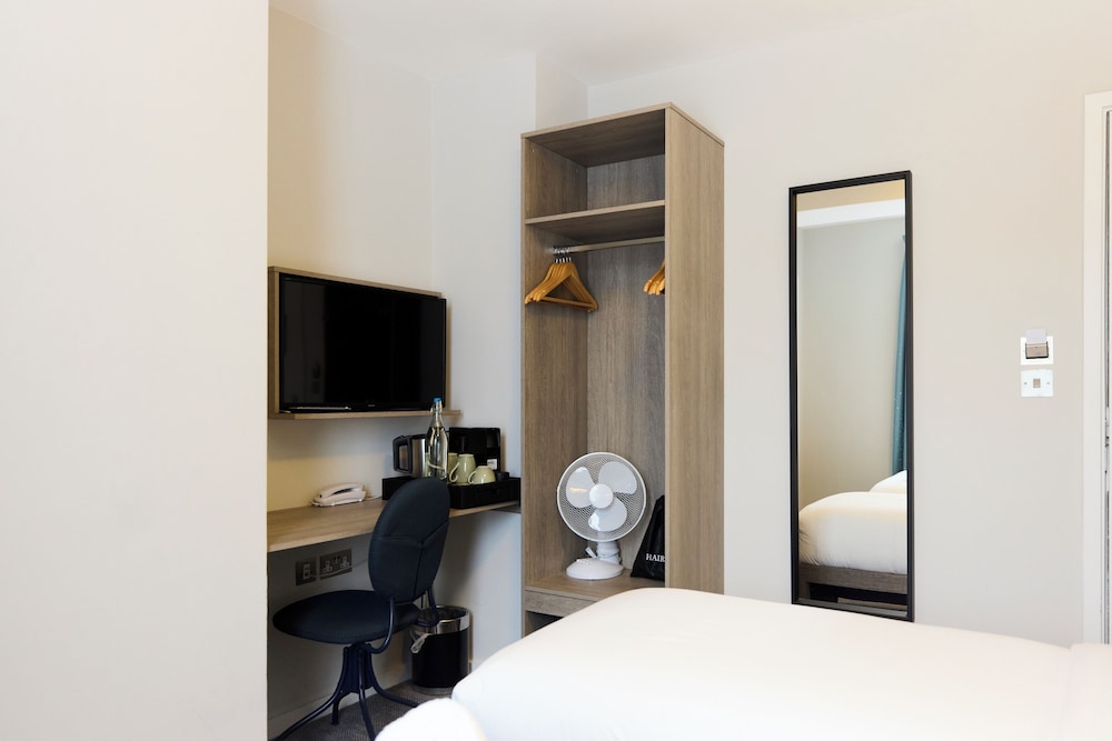 PRINCE WILLIAM HOTEL 49/55