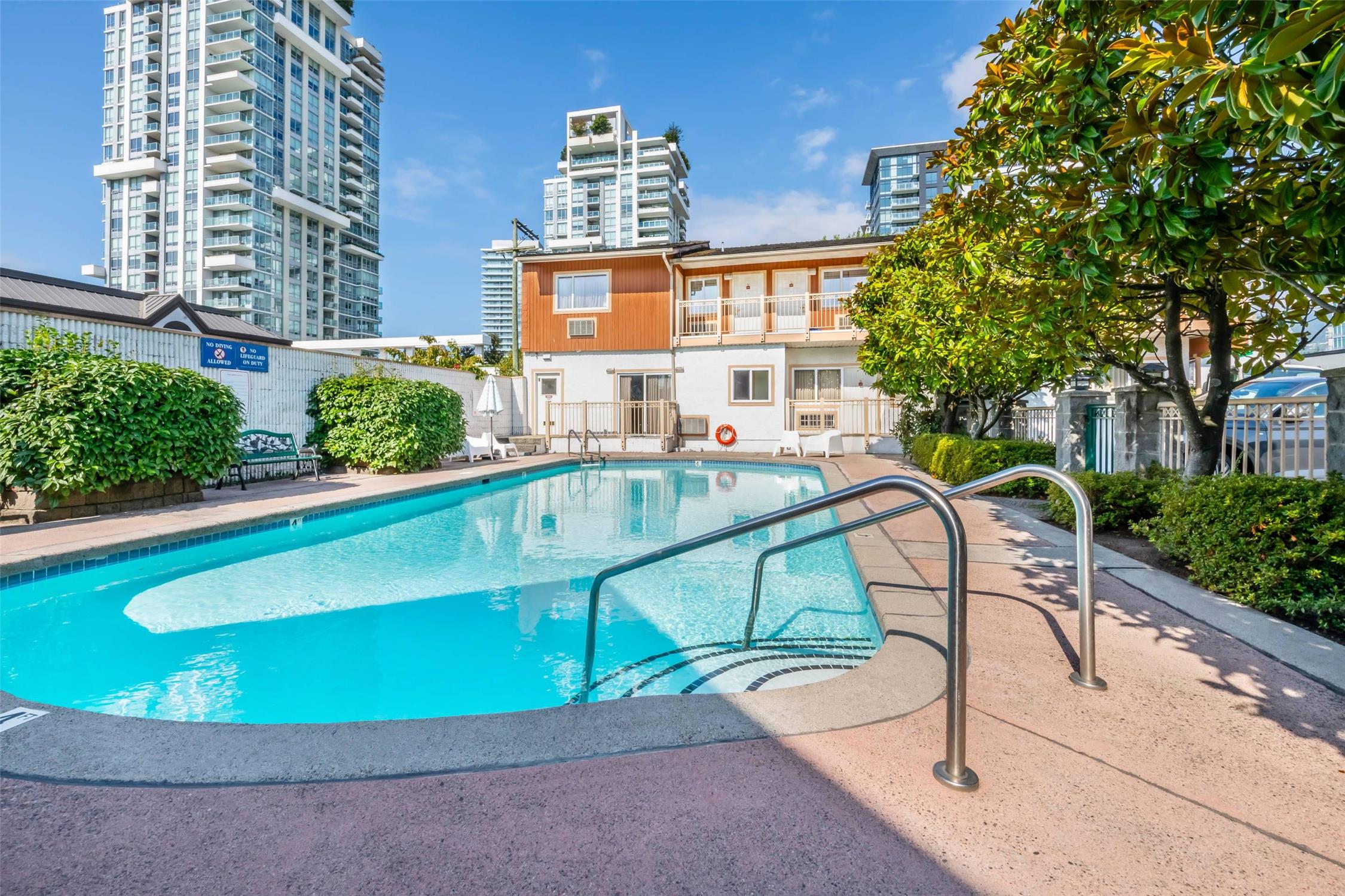 Econo Lodge Inn & Suites North Vancouver 51/52