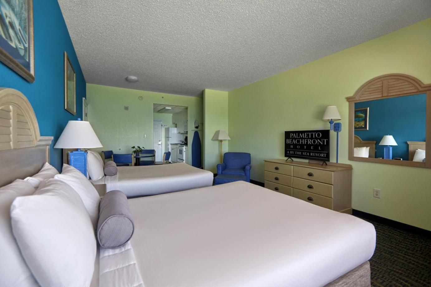 Classic, King Bed, 2 Queen Beds, Beach Front, Kitchen