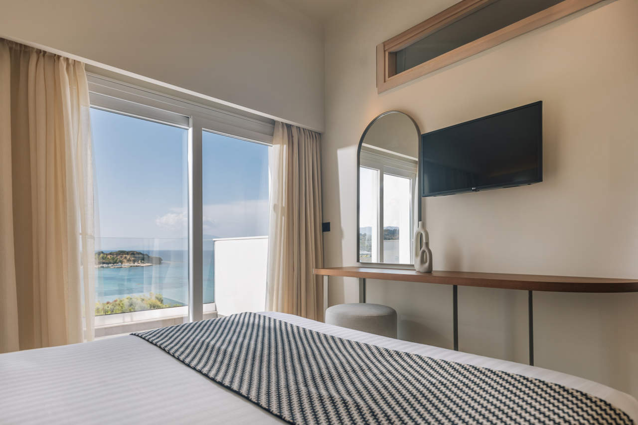 Alexandra Beach Resort & Spa 104/138