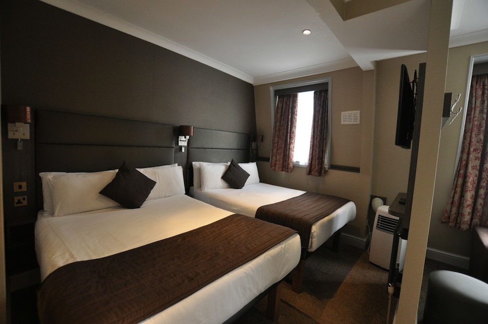 Brunel Hotel 7/67
