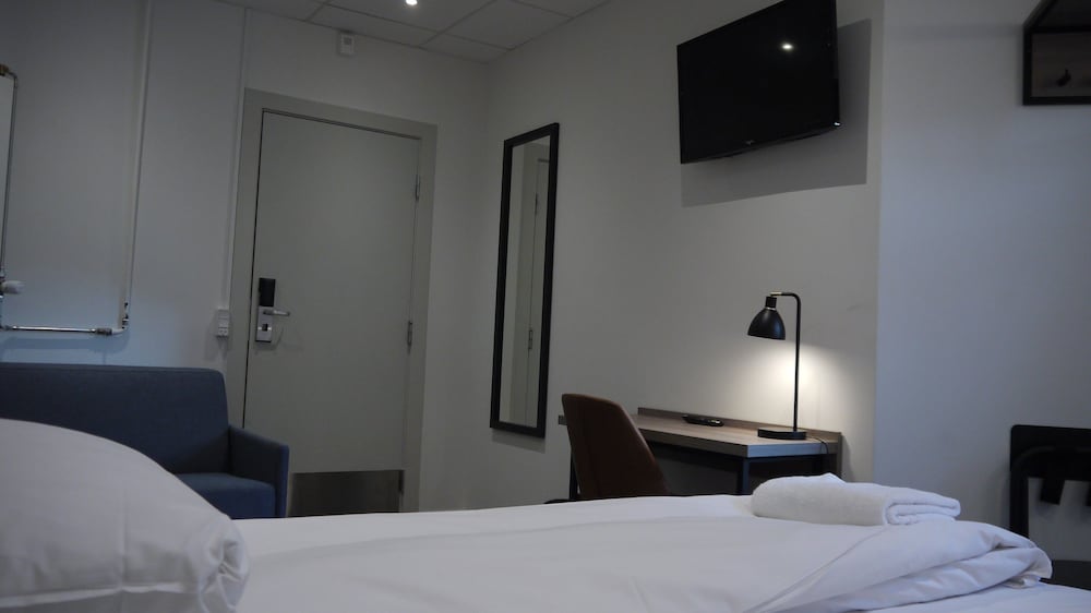 ECONOMY, TRIPLE, TWIN BEDS, SHARED BATHROOM, SOFA
