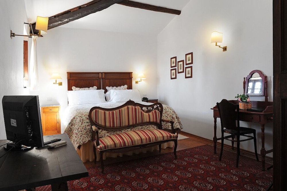 Hotel Lucrezia 24/59