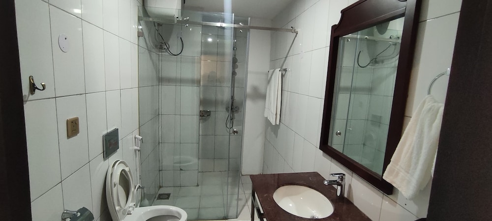 Kooki Hotel 48/50