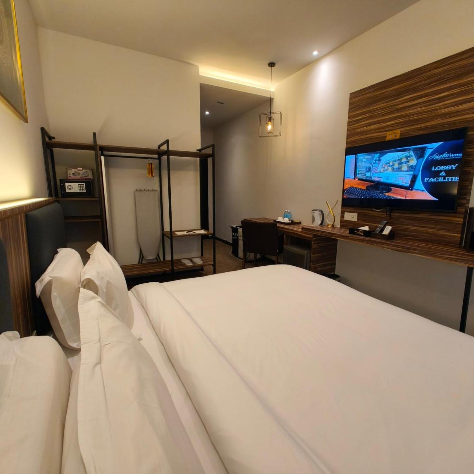Room, King Bed