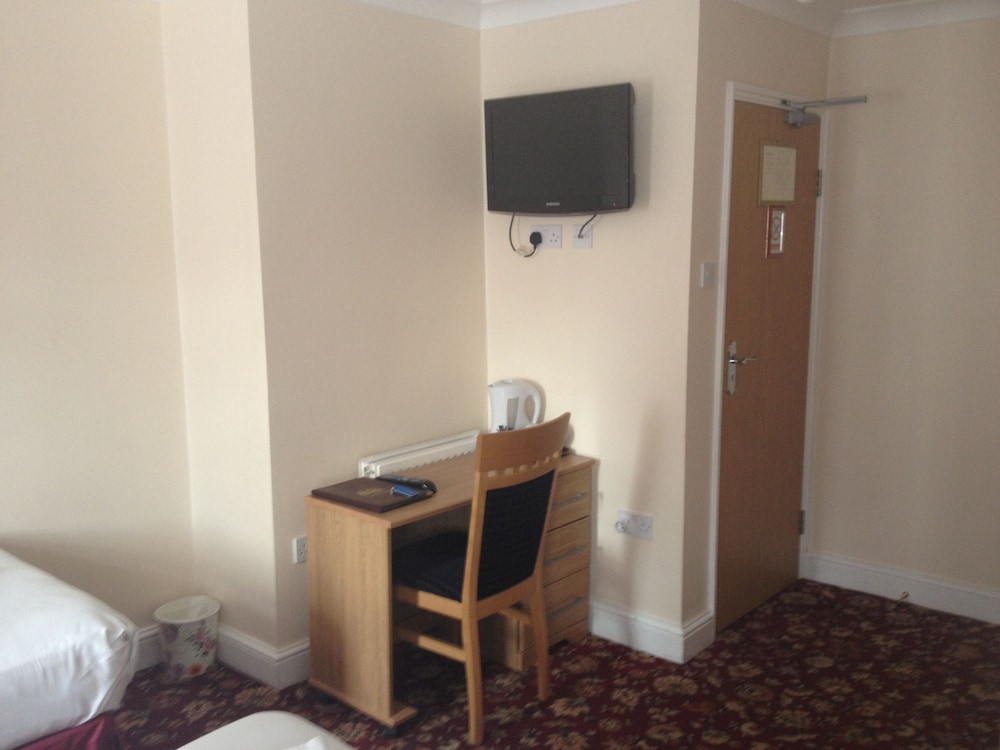 Park Hotel Ilford 55/67