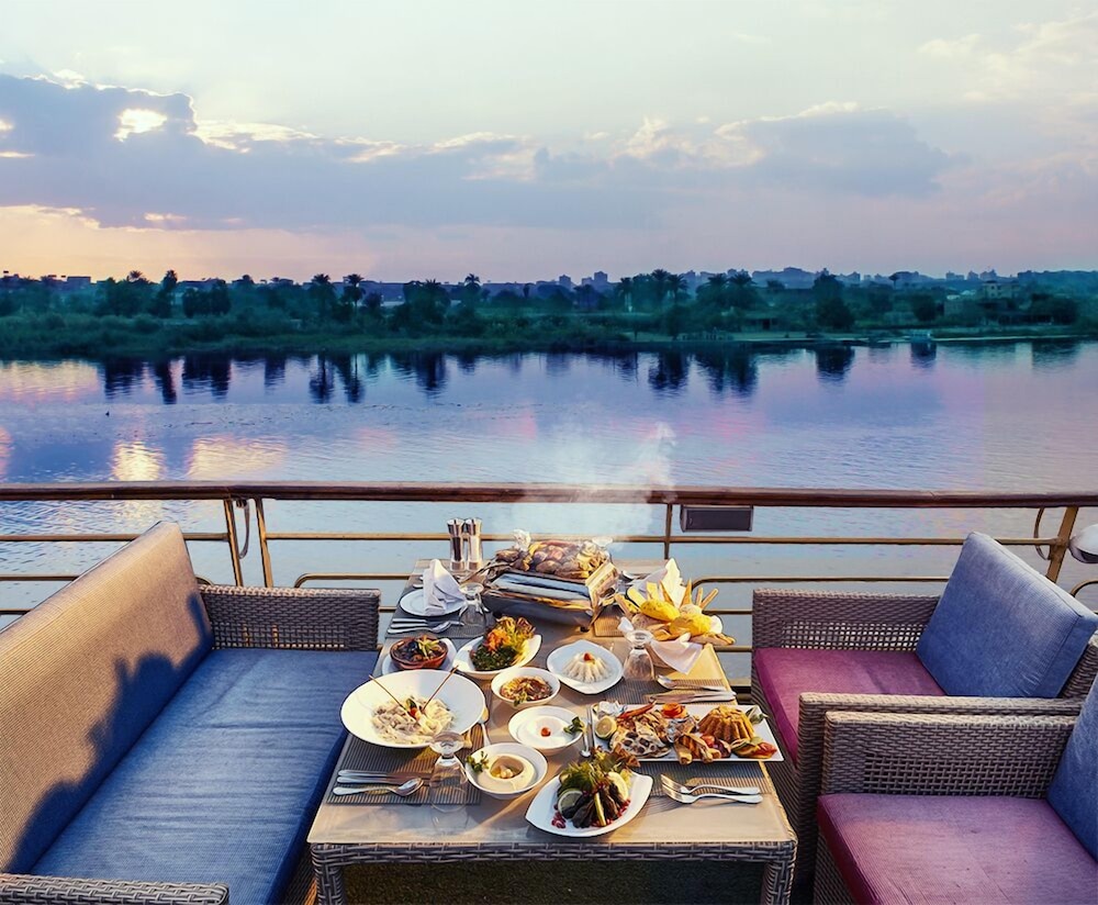 Nile View Jewel 40/50